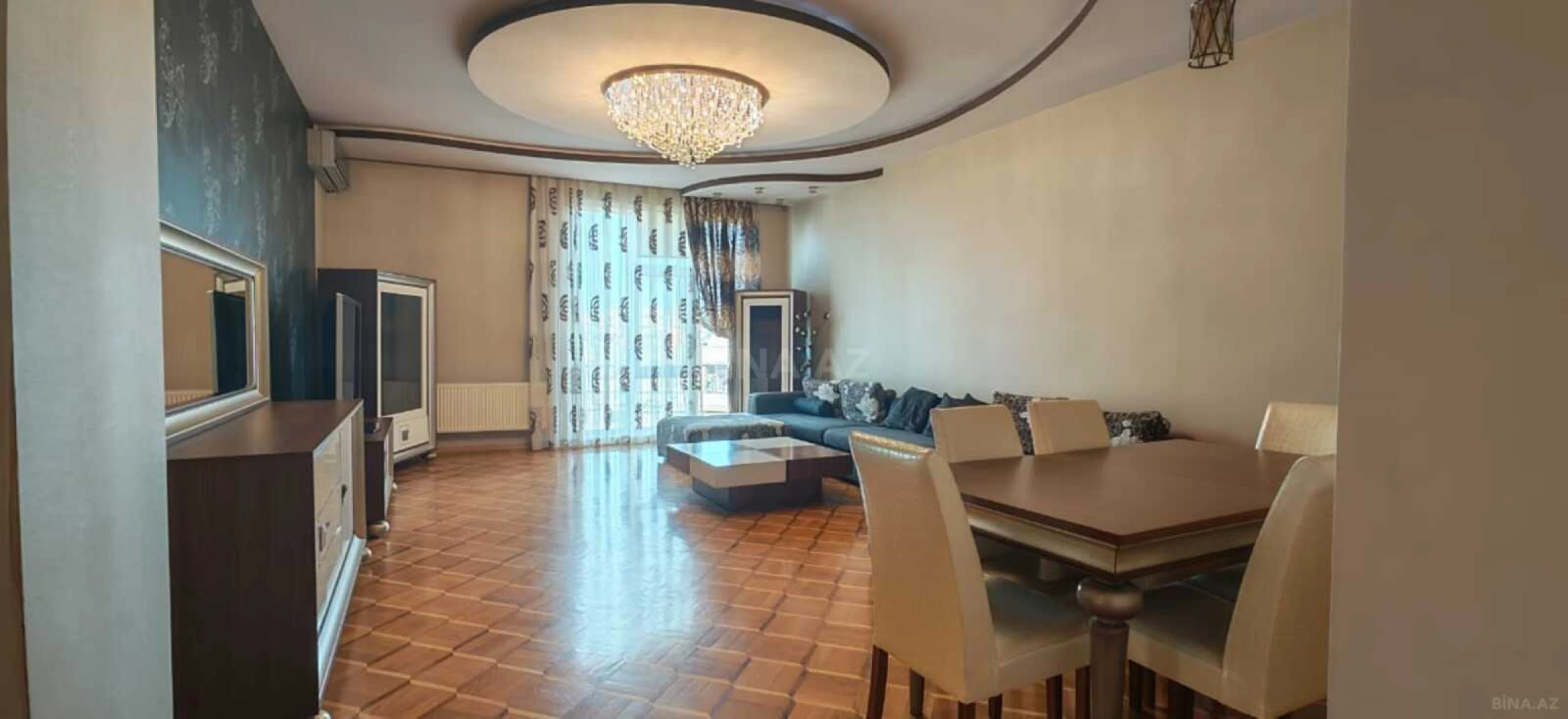 Satılır 4 otaqlı mənzil 180 m²