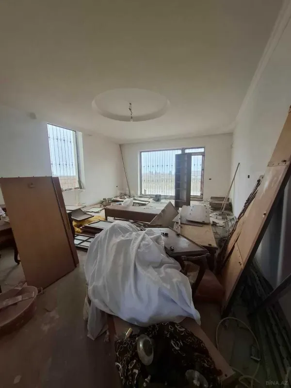 Satılır 4 otaqlı həyət evi 200 m²
