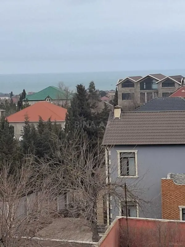 Satılır 4 otaqlı həyət evi 200 m²