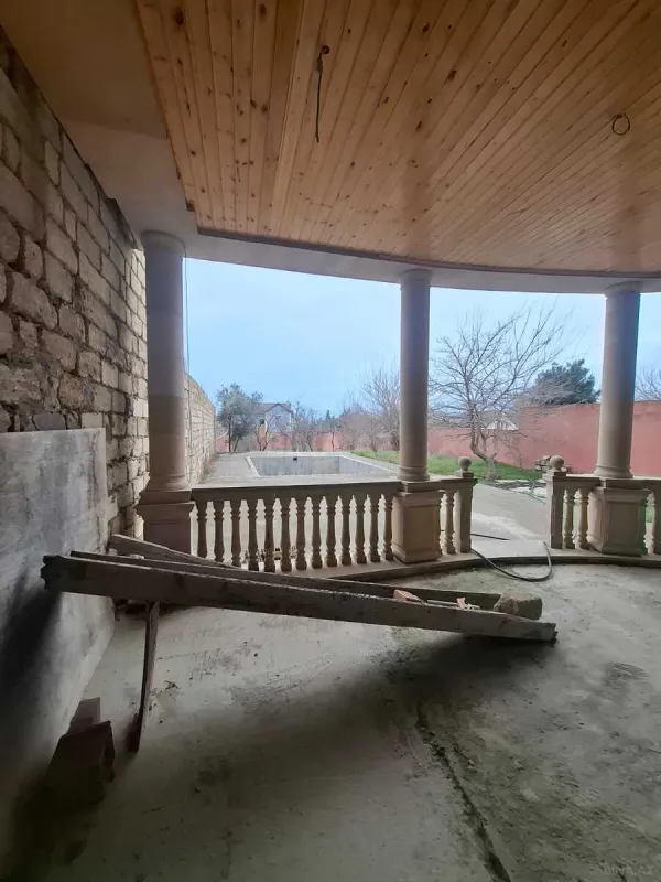 Satılır 4 otaqlı həyət evi 200 m²