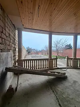 Satılır 4 otaqlı həyət evi 200 m²