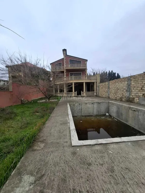 Satılır 4 otaqlı həyət evi 200 m²
