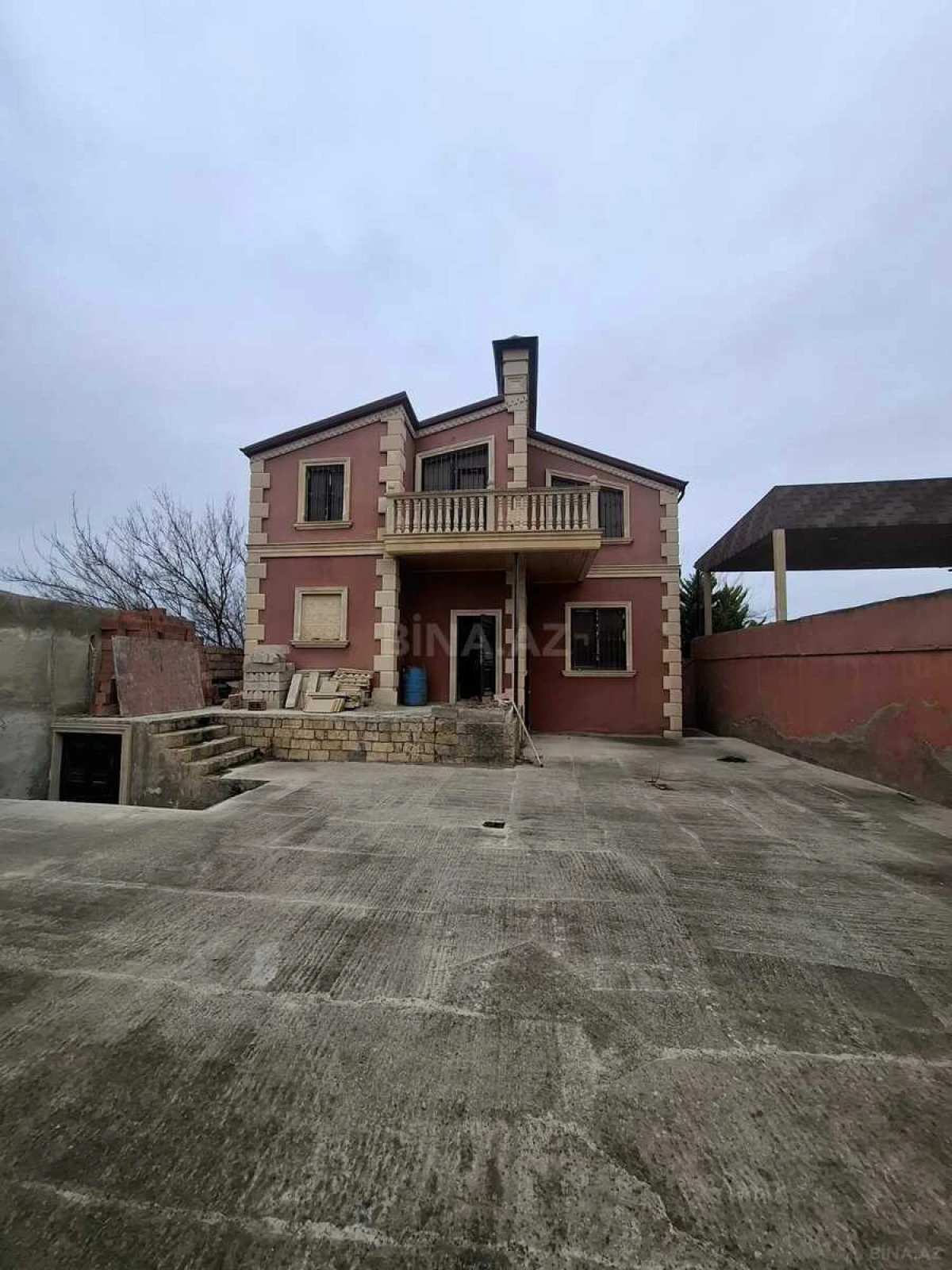 Satılır 4 otaqlı həyət evi 200 m²