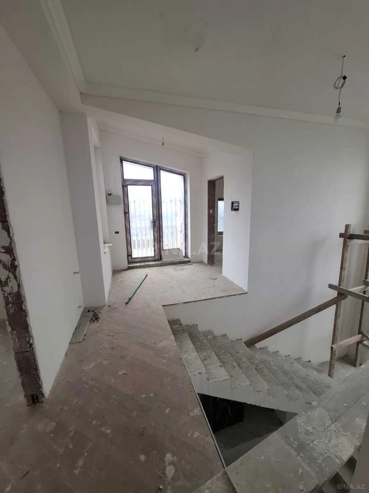 Satılır 4 otaqlı həyət evi 200 m²