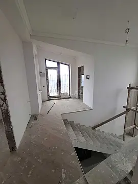 Satılır 4 otaqlı həyət evi 200 m²