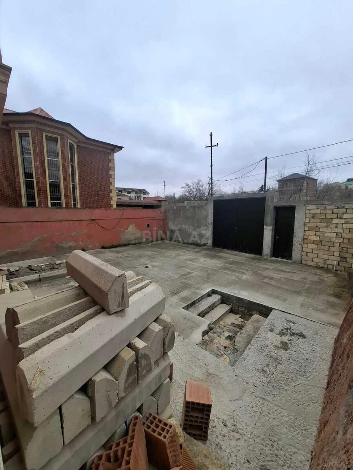 Satılır 4 otaqlı həyət evi 200 m²