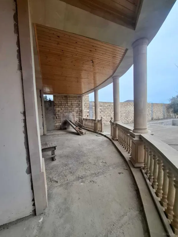 Satılır 4 otaqlı həyət evi 200 m²