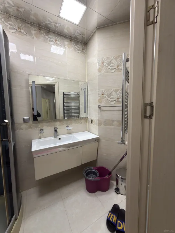 Kirayə verilir 2 otaqlı mənzil 95 m²