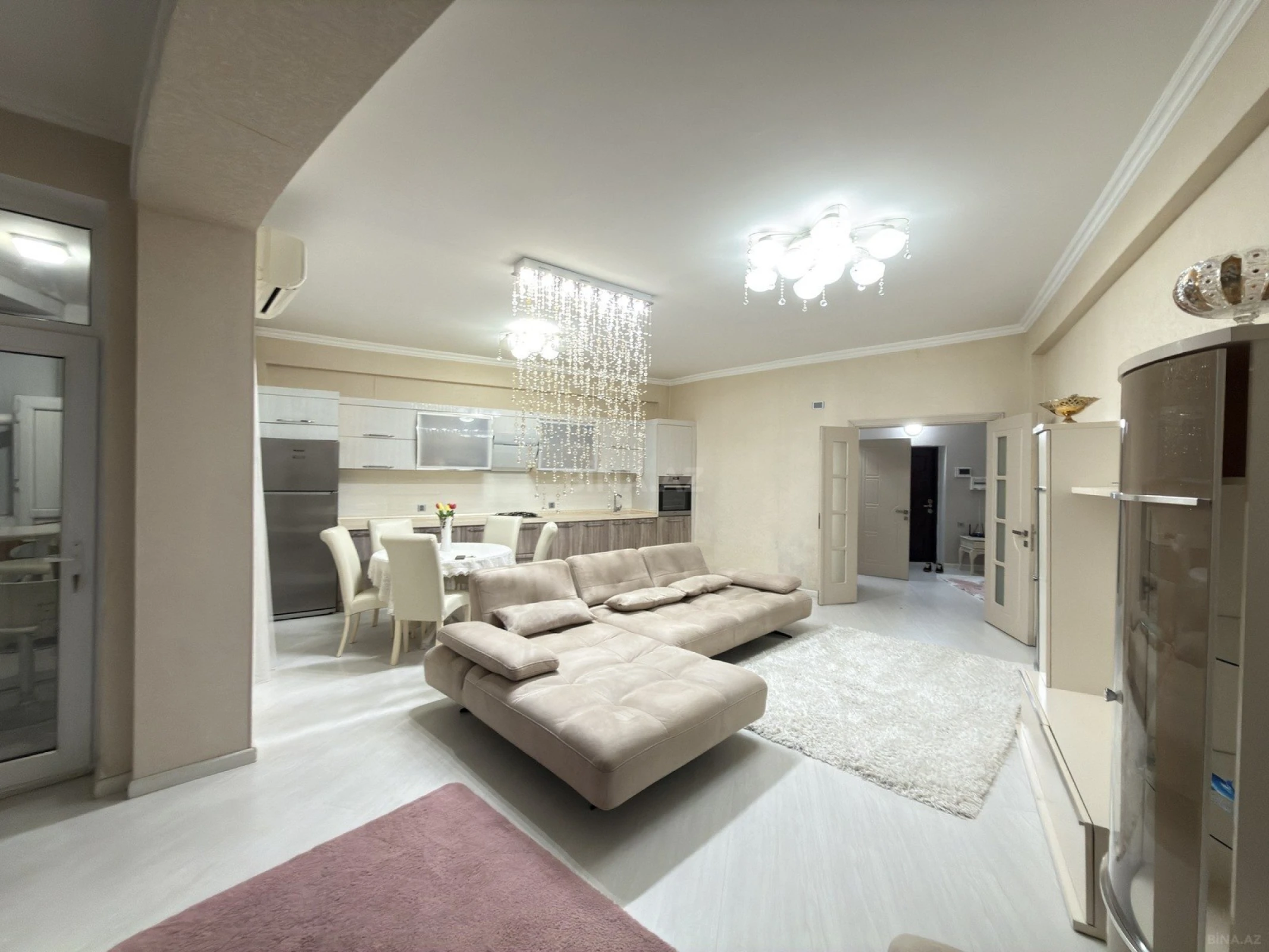 Kirayə verilir 2 otaqlı mənzil 95 m²