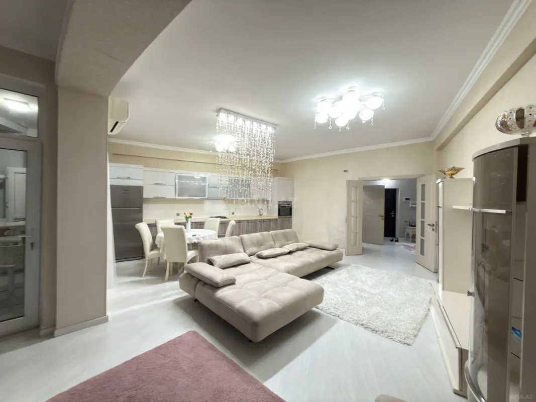 Kirayə verilir 2 otaqlı mənzil 95 m²