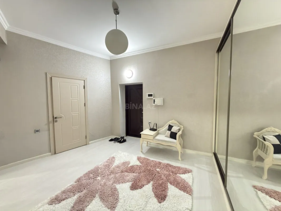 Kirayə verilir 2 otaqlı mənzil 95 m²