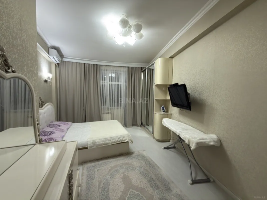 Kirayə verilir 2 otaqlı mənzil 95 m²