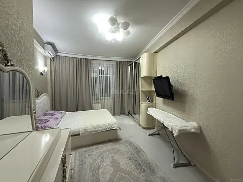 Kirayə verilir 2 otaqlı mənzil 95 m²