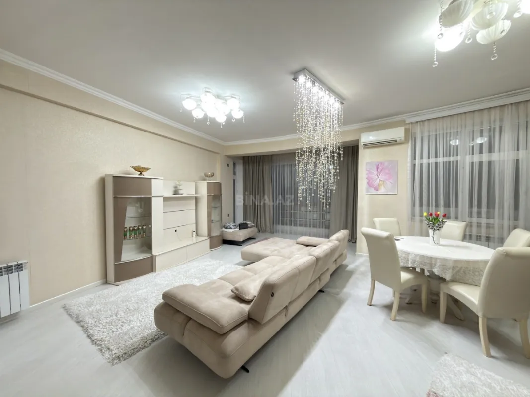 Kirayə verilir 2 otaqlı mənzil 95 m²