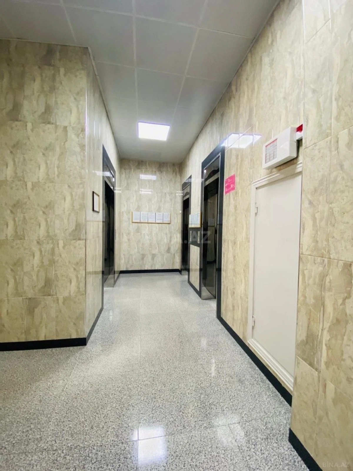 Kirayə verilir 2 otaqlı mənzil 68 m²