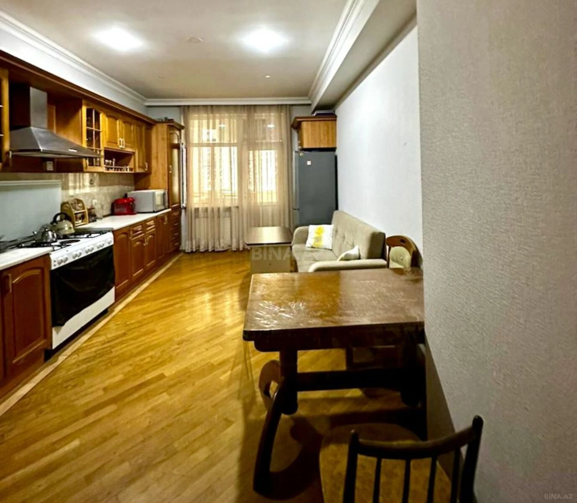 Kirayə verilir 3 otaqlı mənzil 157 m²