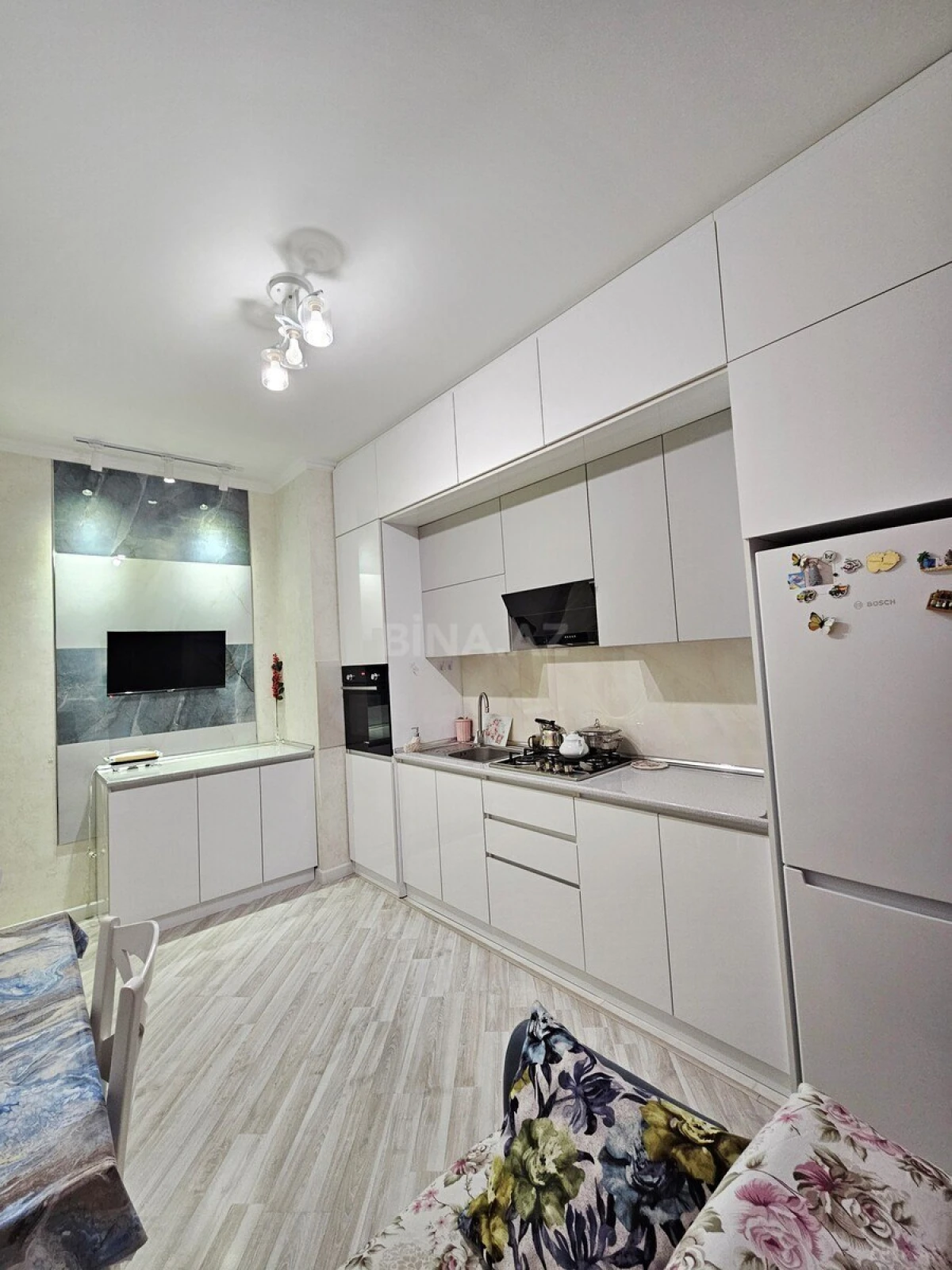 Satılır 2 otaqlı mənzil 87 m²