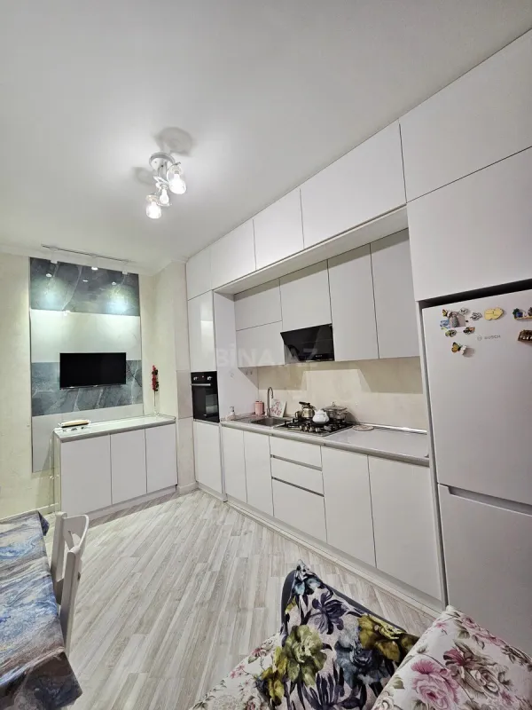 Satılır 2 otaqlı mənzil 87 m²