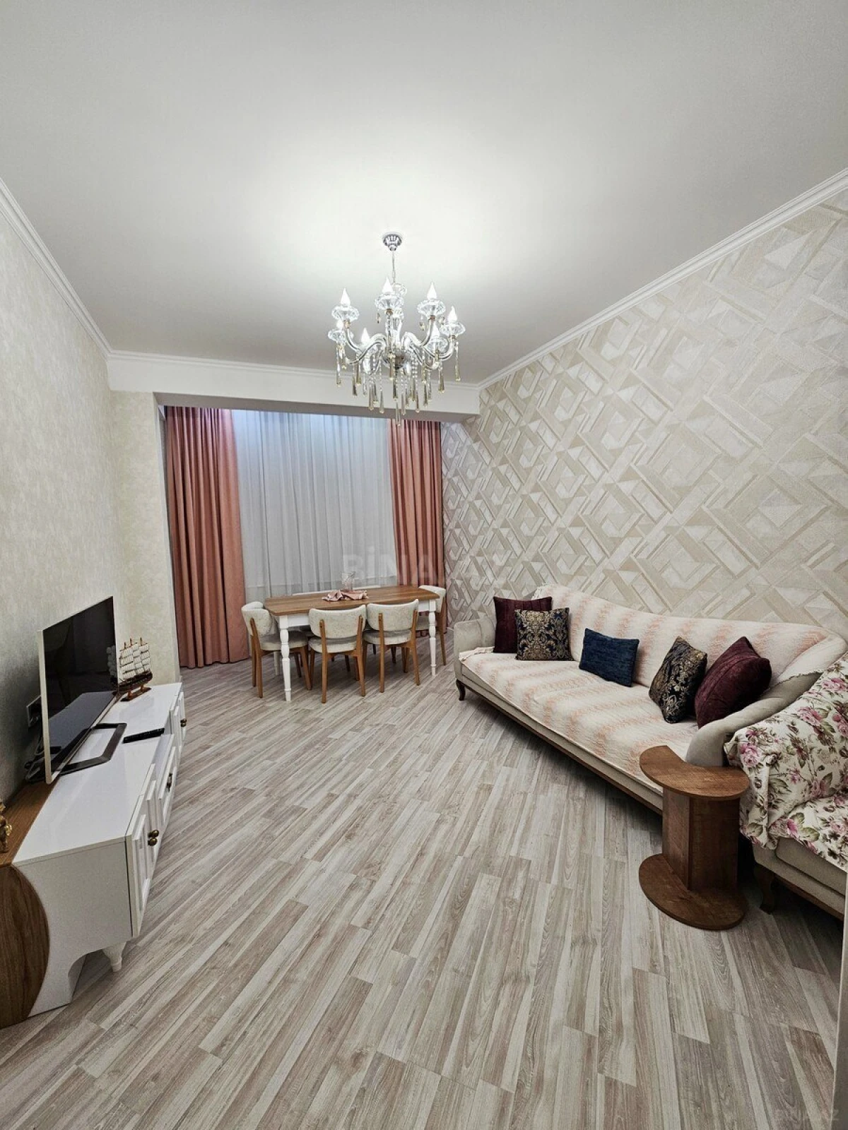 Satılır 2 otaqlı mənzil 87 m²