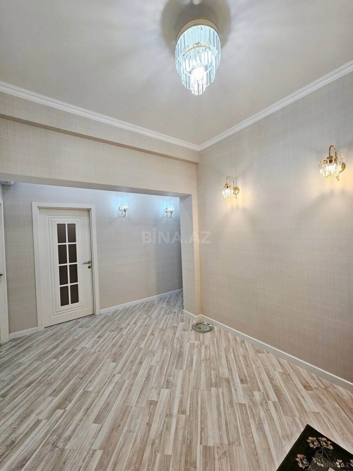 Satılır 2 otaqlı mənzil 87 m²