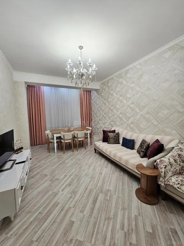 Satılır 2 otaqlı mənzil 87 m²