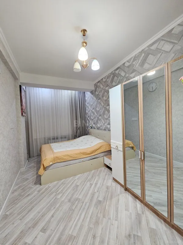 Satılır 2 otaqlı mənzil 87 m²