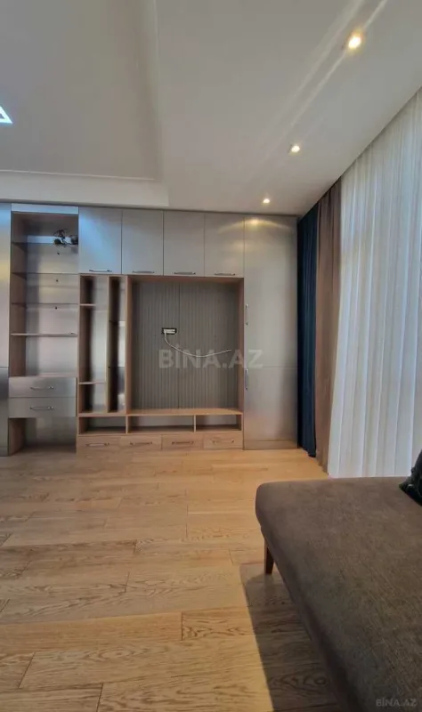 Satılır 3 otaqlı mənzil 107 m²