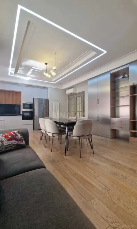 Satılır 3 otaqlı mənzil 107 m²