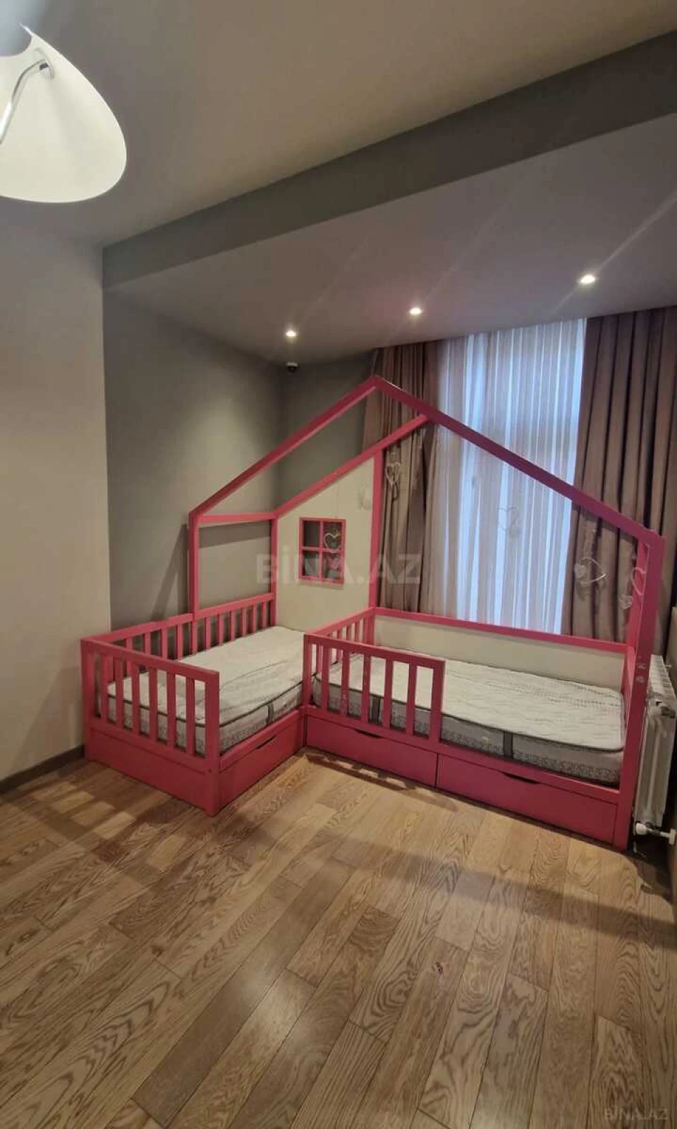 Satılır 3 otaqlı mənzil 107 m²