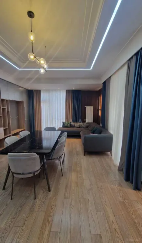 Satılır 3 otaqlı mənzil 107 m²