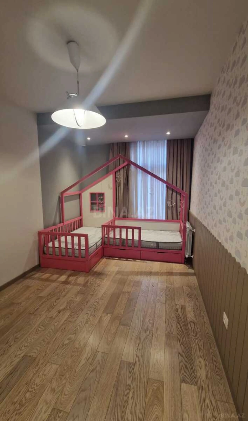 Satılır 3 otaqlı mənzil 107 m²