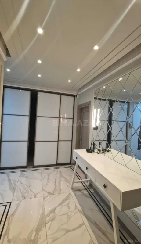 Satılır 3 otaqlı mənzil 107 m²