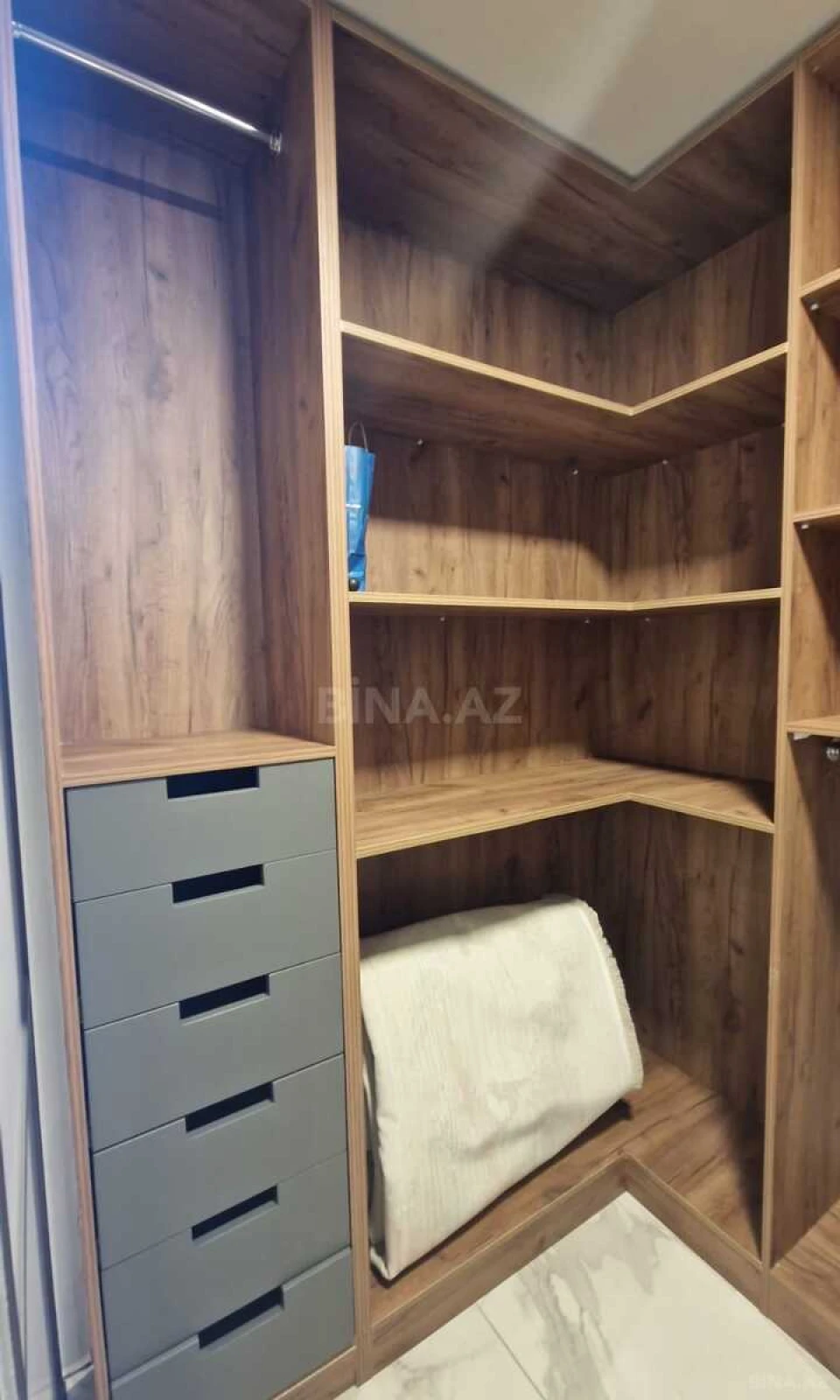 Satılır 3 otaqlı mənzil 107 m²