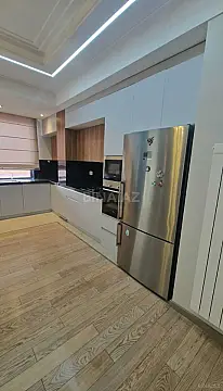 Satılır 3 otaqlı mənzil 107 m²