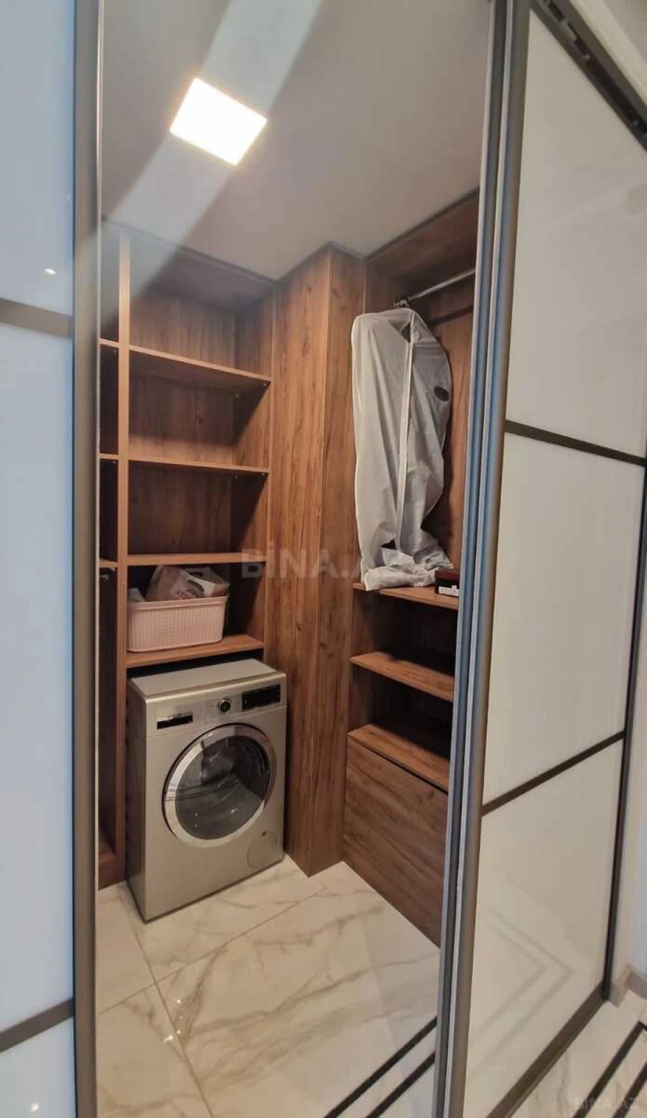 Satılır 3 otaqlı mənzil 107 m²
