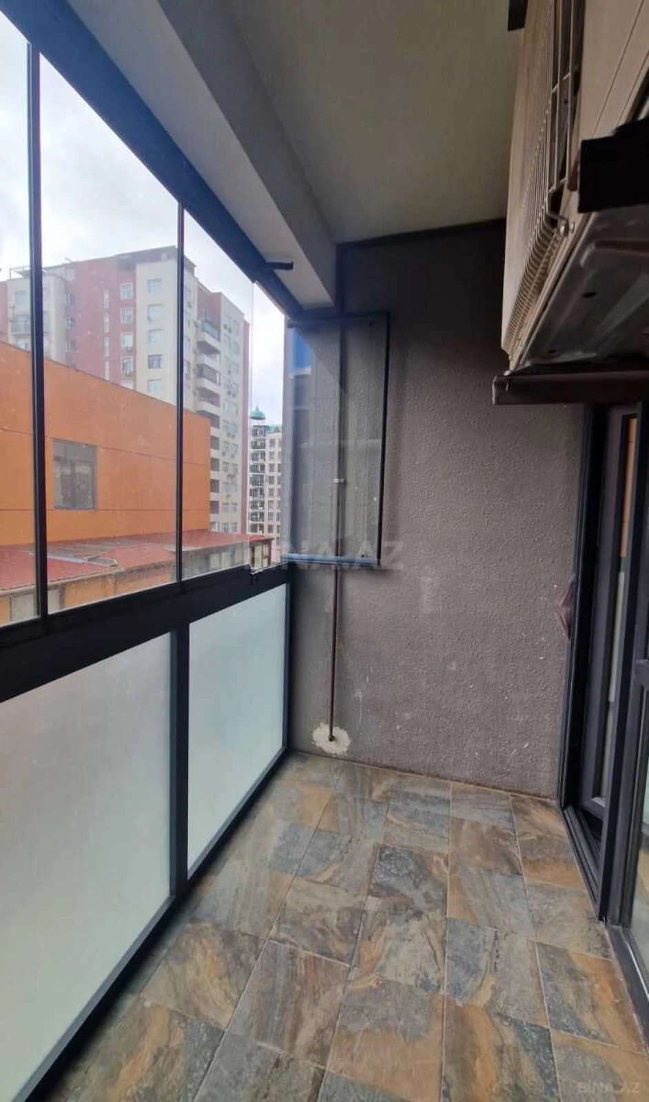 Satılır 3 otaqlı mənzil 107 m²