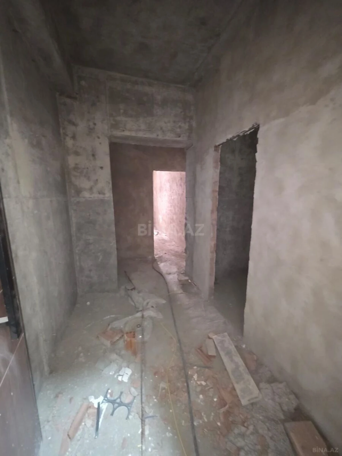 Satılır 3 otaqlı mənzil 107 m²