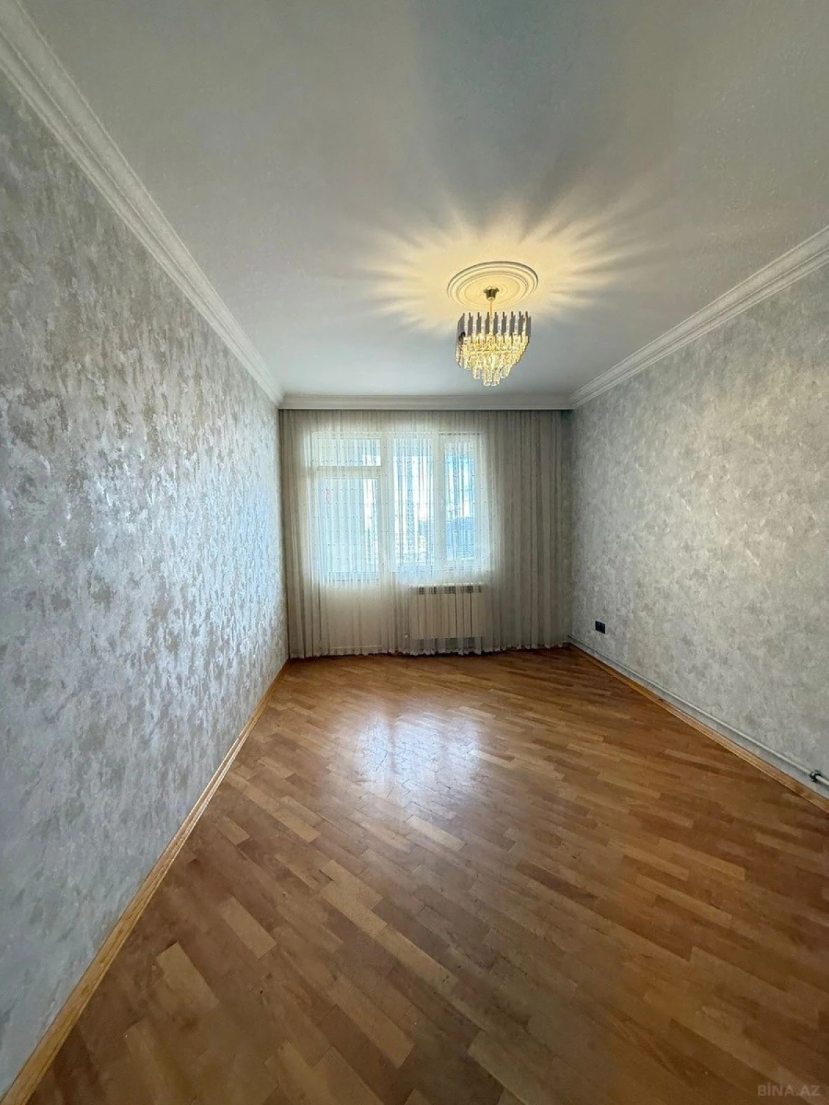 Satılır 2 otaqlı mənzil 61 m²
