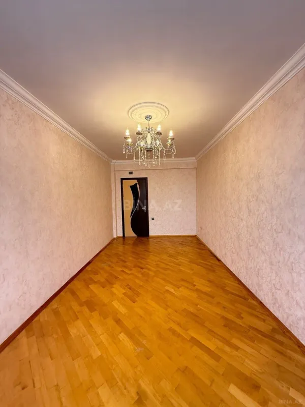Satılır 2 otaqlı mənzil 61 m²