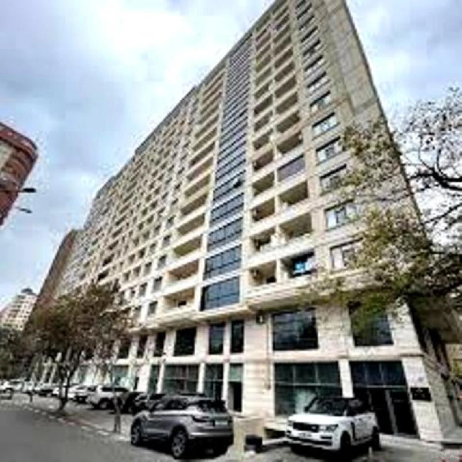 Satılır 3 otaqlı mənzil 113 m²