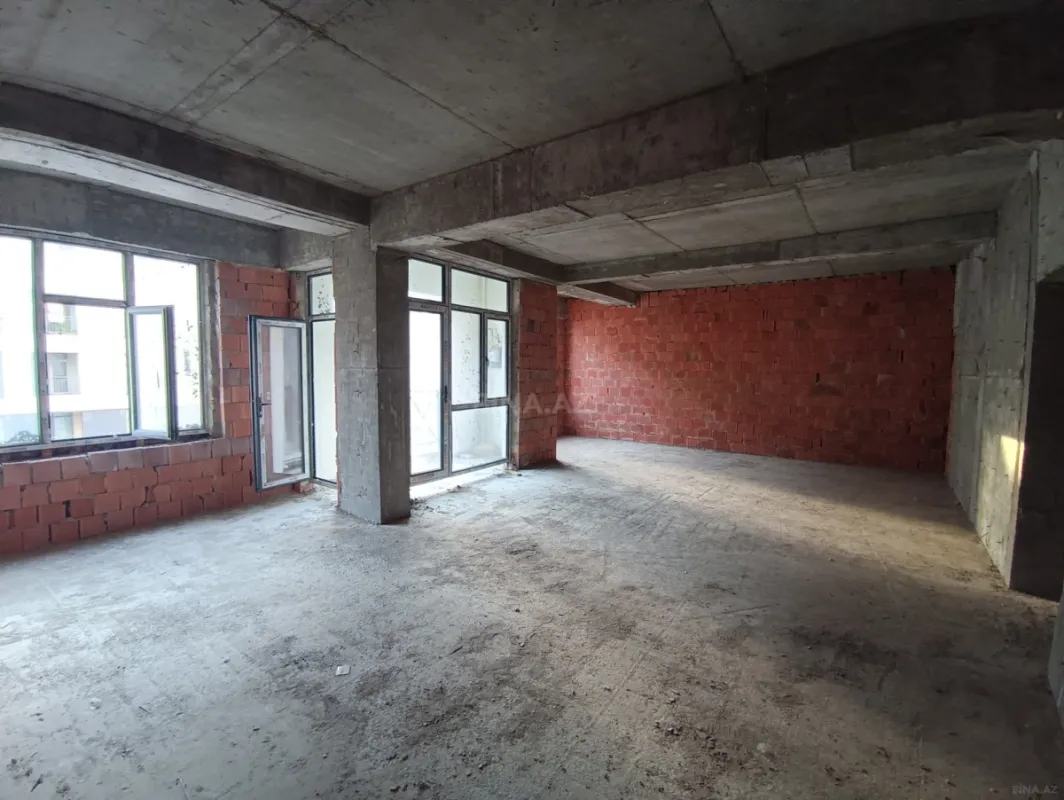 Satılır 3 otaqlı mənzil 113 m²