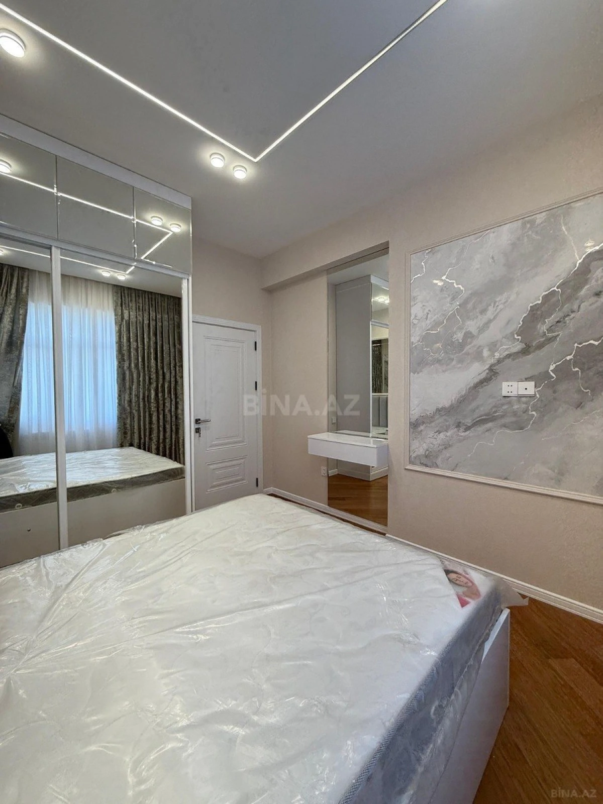 Satılır 2 otaqlı mənzil 75 m²