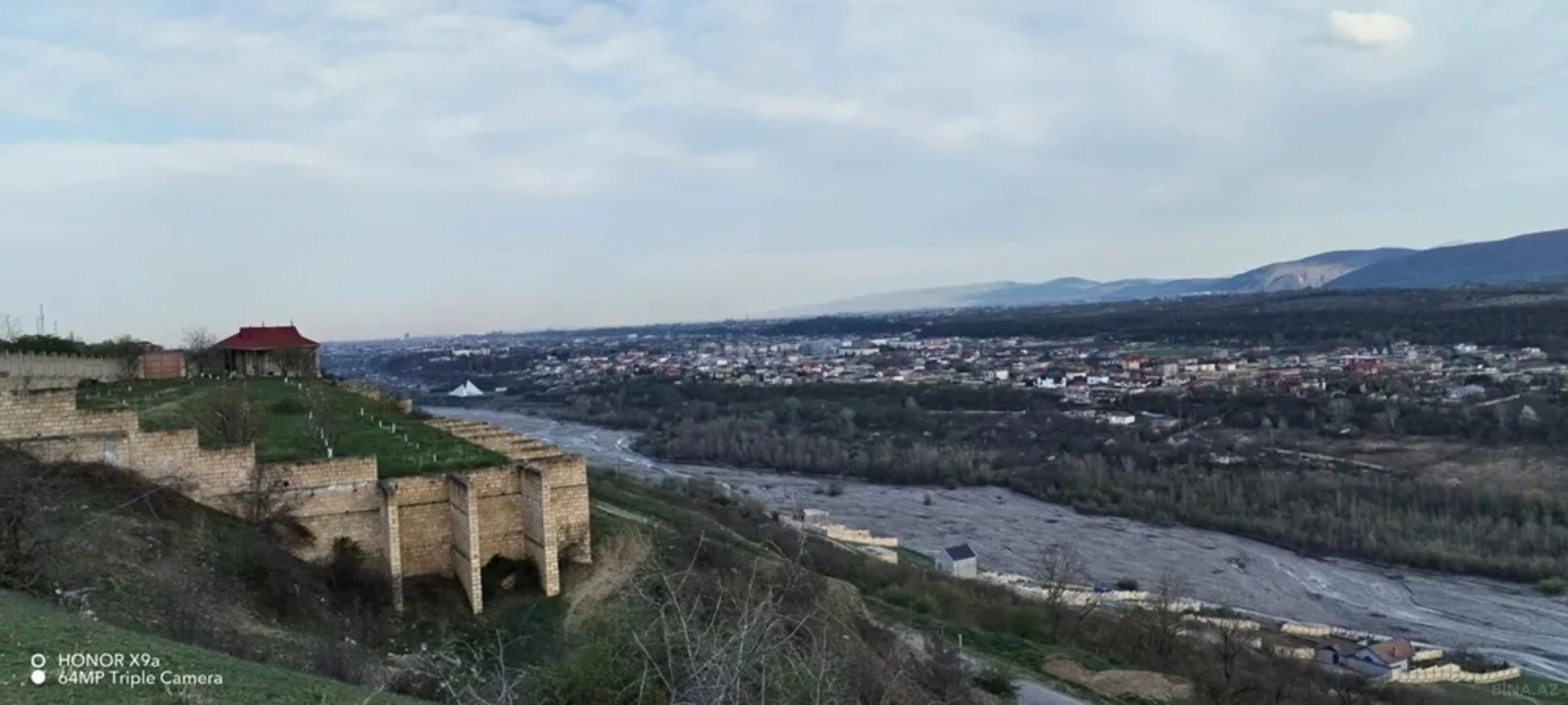 Satılır torpaq sahəsi 100 m²