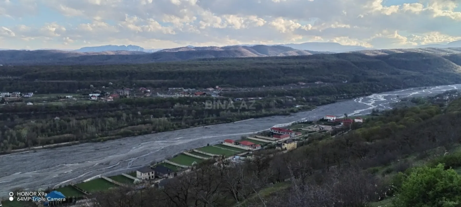 Satılır torpaq sahəsi 100 m²