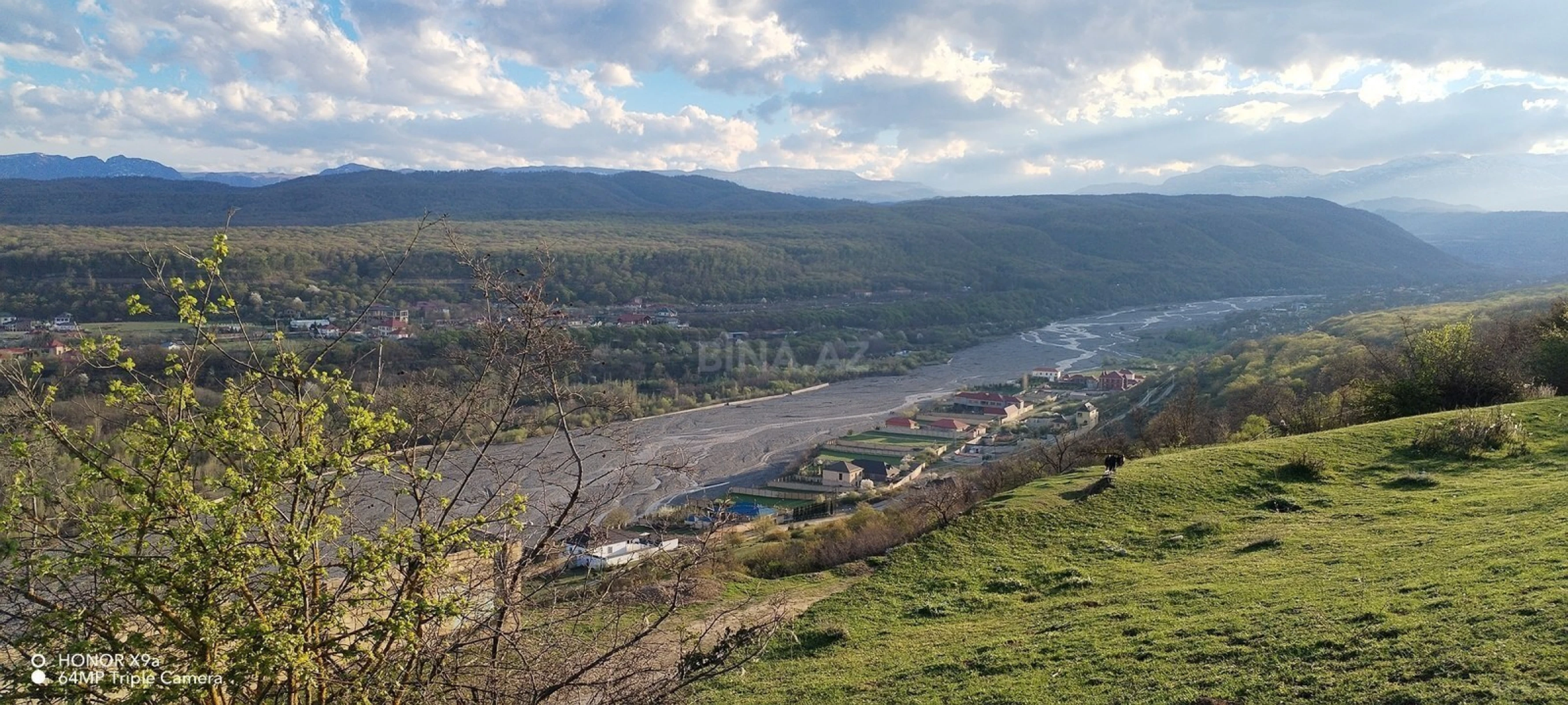 Satılır torpaq sahəsi 100 m²