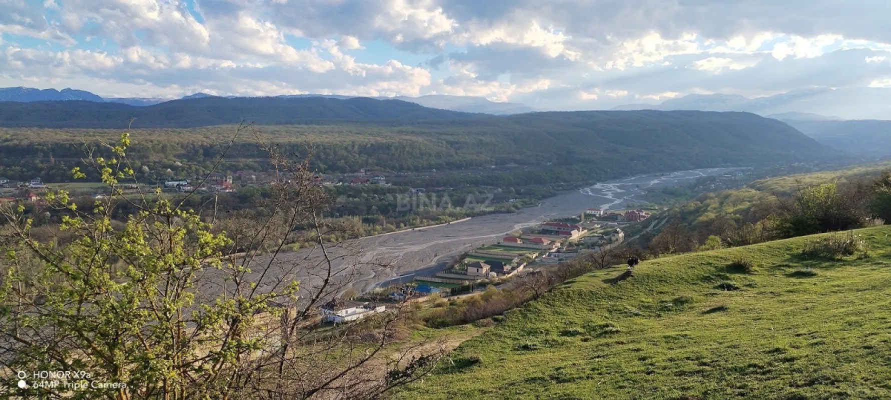 Satılır torpaq sahəsi 100 m²