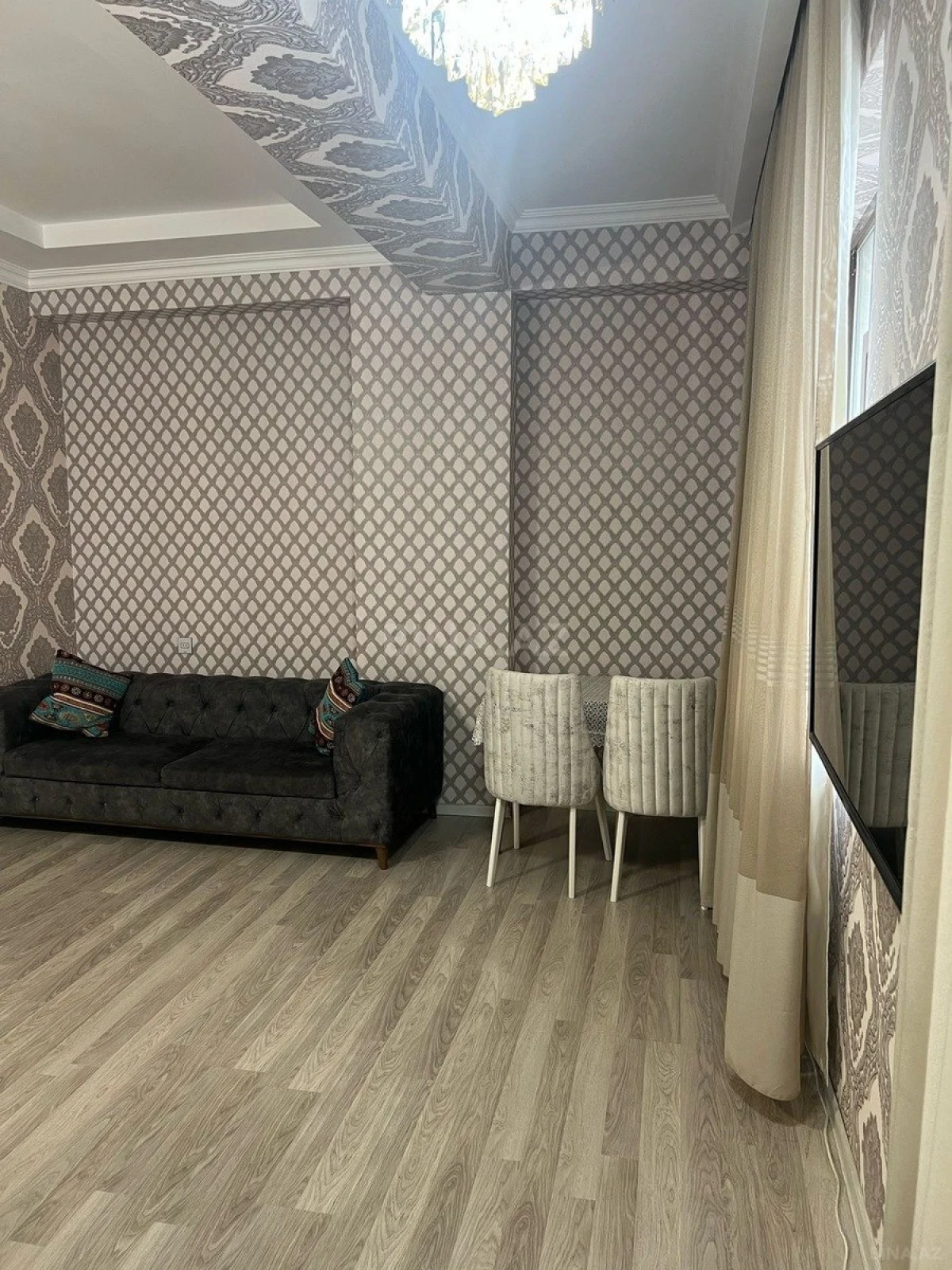 Kirayə verilir 2 otaqlı mənzil 80 m²