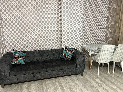 Kirayə verilir 2 otaqlı mənzil 80 m²