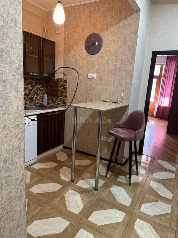 Kirayə verilir 2 otaqlı mənzil 65 m²
