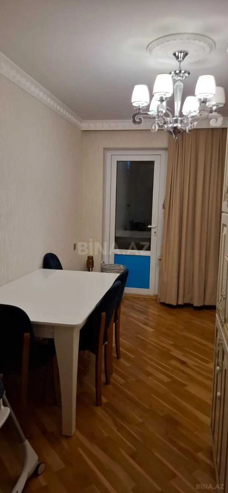 Kirayə verilir 2 otaqlı mənzil 86 m²